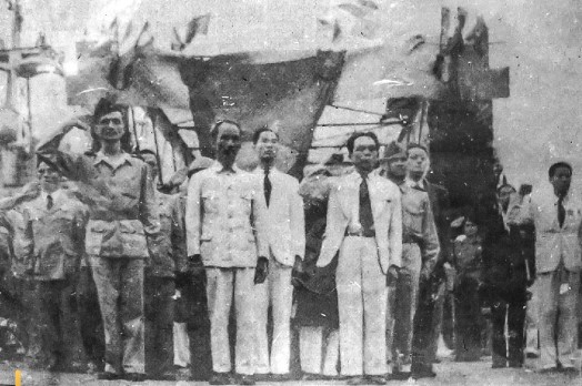 Năm 1946: Chủ tịch Hồ Chí Minh từ nước Pháp trở về tổ quốc tại Cảng Hải Phòng