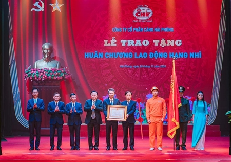 Lễ kỷ niệm 95 năm ngày truyền thống công nhân Cảng Hải Phòng và đón nhận Huân chương lao động hạng Nhì