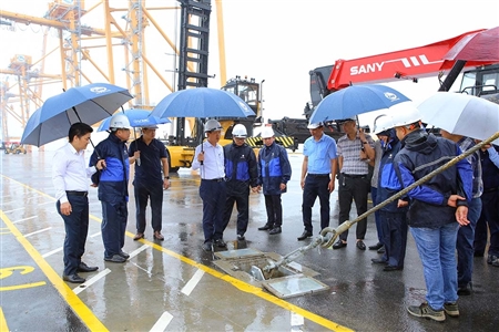 THE PORT OF HAI PHONG IMPLEMENTS COMPREHENSIVE MEASURES IN RESPONSE TO TYPHOON WIPHA (STORM NO. 3)