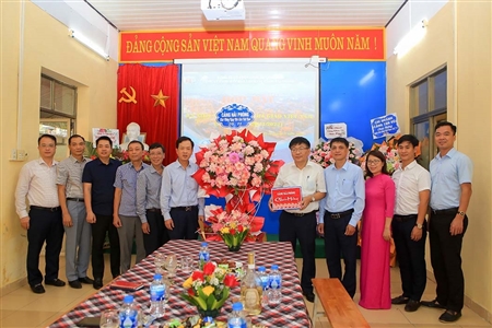 Ban lãnh đạo Cảng Hải Phòng thăm và chúc mừng Công ty TNHH MTV Đào tạo Kỹ thuật Nghiệp vụ Cảng Hải Phòng nhân kỷ niệm 40 năm ngày Nhà giáo Việt Nam