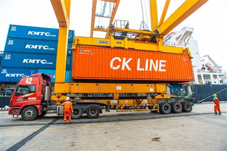 HPTTS TRIỂN KHAI THÀNH CÔNG HỆ THỐNG AI HỖ TRỢ ĐỊNH VỊ XE CONTAINER DƯỚI CẨU QC