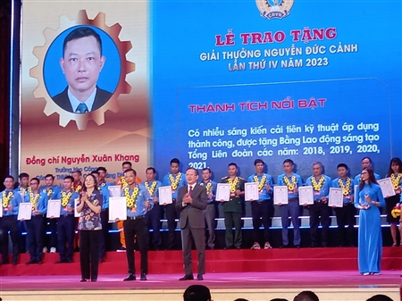 Công nhân lao động tiêu biểu của Cảng Hải Phòng là đại diện duy nhất của Tổng công ty Hàng hải Việt Nam được vinh dự đón nhận Giải thưởng Nguyễn Đức Cảnh lần thứ IV năm 2023