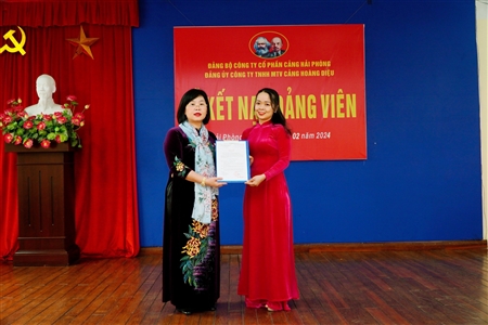 Kết nạp Đảng viên mới nhân Kỷ niệm 94 năm ngày thành lập Đảng cộng sản Việt Nam