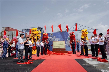 Cảng Hải Phòng gắn biển hoàn thành hai cầu cảng số 3,4 Cảng cửa ngõ quốc tế Hải Phòng tại Lạch Huyện