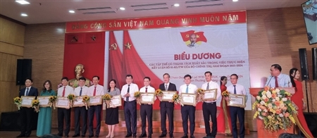 Đảng bộ Chi nhánh Cảng Tân Vũ đón nhận Bằng khen của Đảng uỷ Khối Doanh nghiệp Trung ương