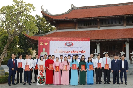 Tự Hào Tiếp Nối Truyền Thống - Lễ Kết Nạp 24 Đảng Viên Mới tại Nhà tưởng niệm đồng chí Nguyễn Đức Cảnh